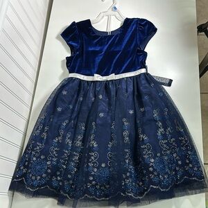 Girls fancy dress size 7 velour, blue and silver